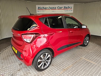 Used Hyundai i10 2017 for sale - 79371032: Photo