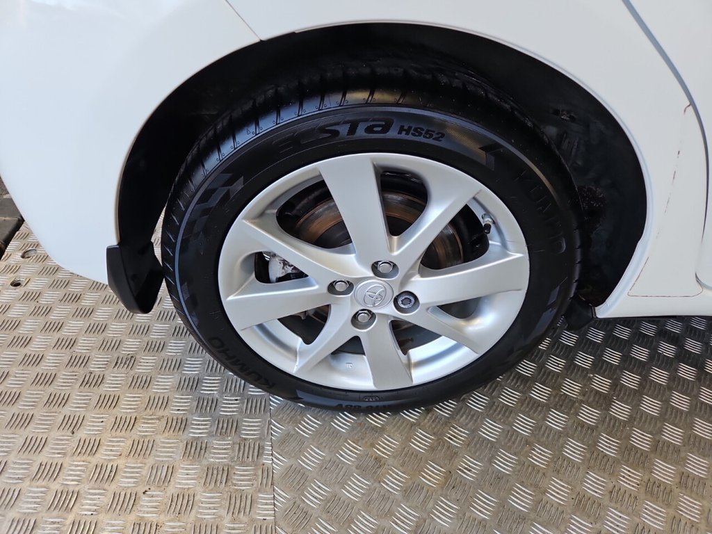 Used Toyota Yaris 2014 for sale - 76570297: Photo 17