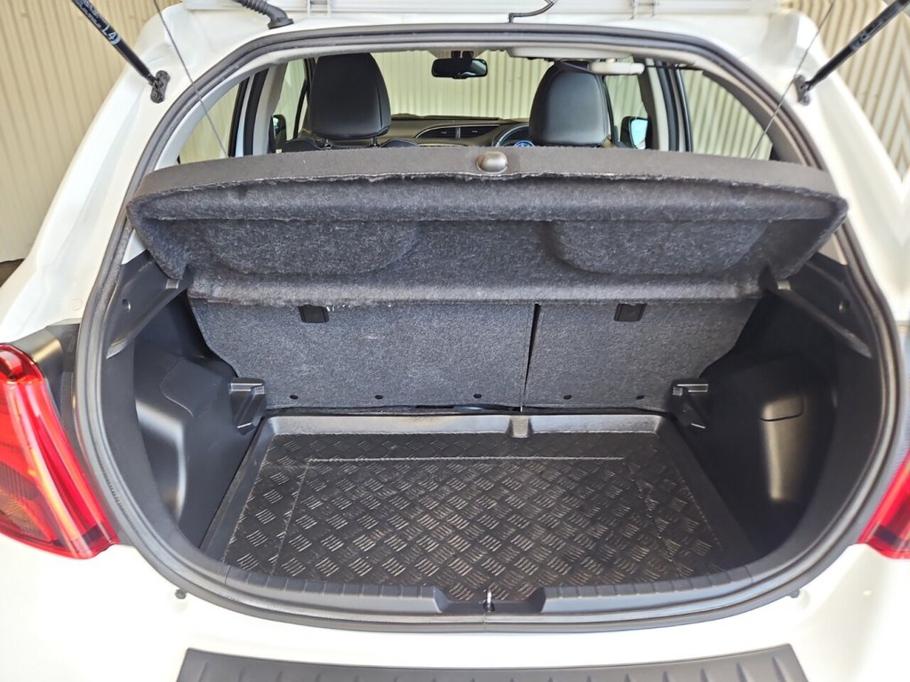 Used Toyota Yaris 2014 for sale - 76570297: Photo 19