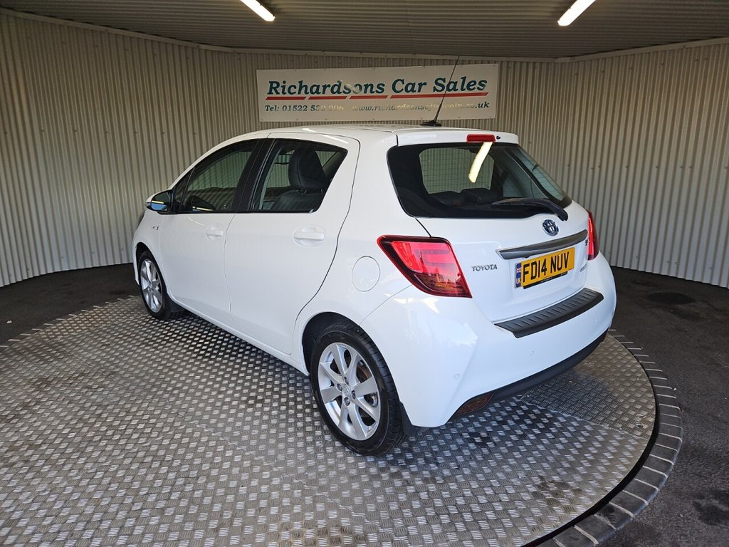 Used Toyota Yaris 2014 for sale - 76570297: Photo 2