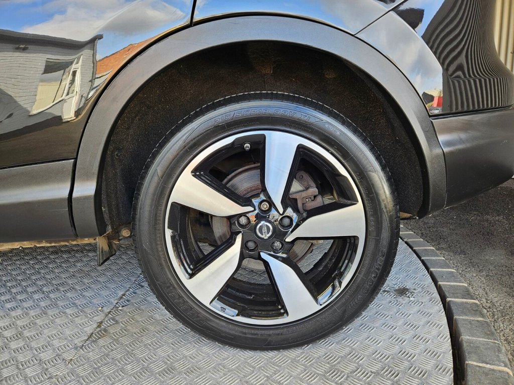 Used Nissan Qashqai 2015 for sale - 77667619: Photo 14