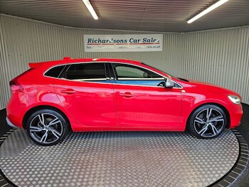 Used Volvo V40 2017 for sale - 77172186: Photo