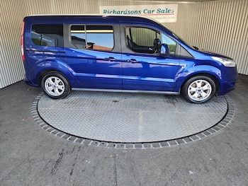 Used Ford Grand Tourneo Connect 2016 for sale - 79518447: Photo