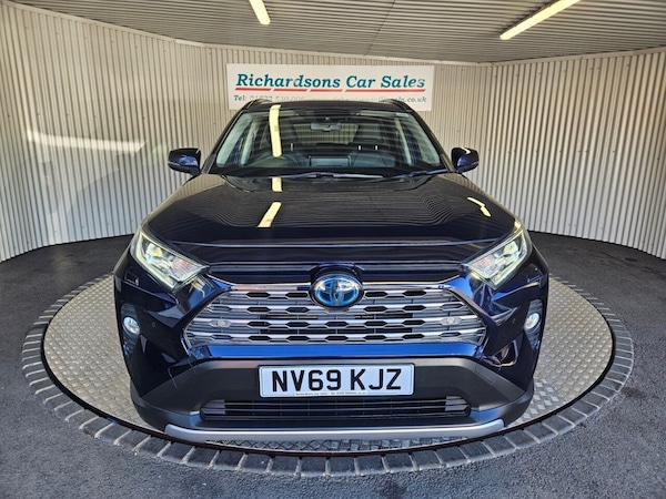 Used Toyota RAV4 2020 for sale - 76028998: Photo 11