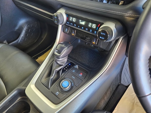 Used Toyota RAV4 2020 for sale - 76028998: Photo 20