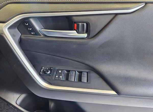 Used Toyota RAV4 2020 for sale - 76028998: Photo 31