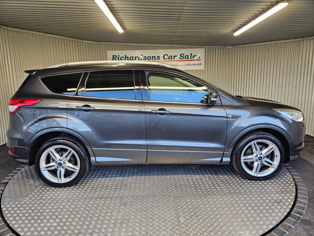 Used Ford Kuga 2015 for sale - 76642417: Photo 2