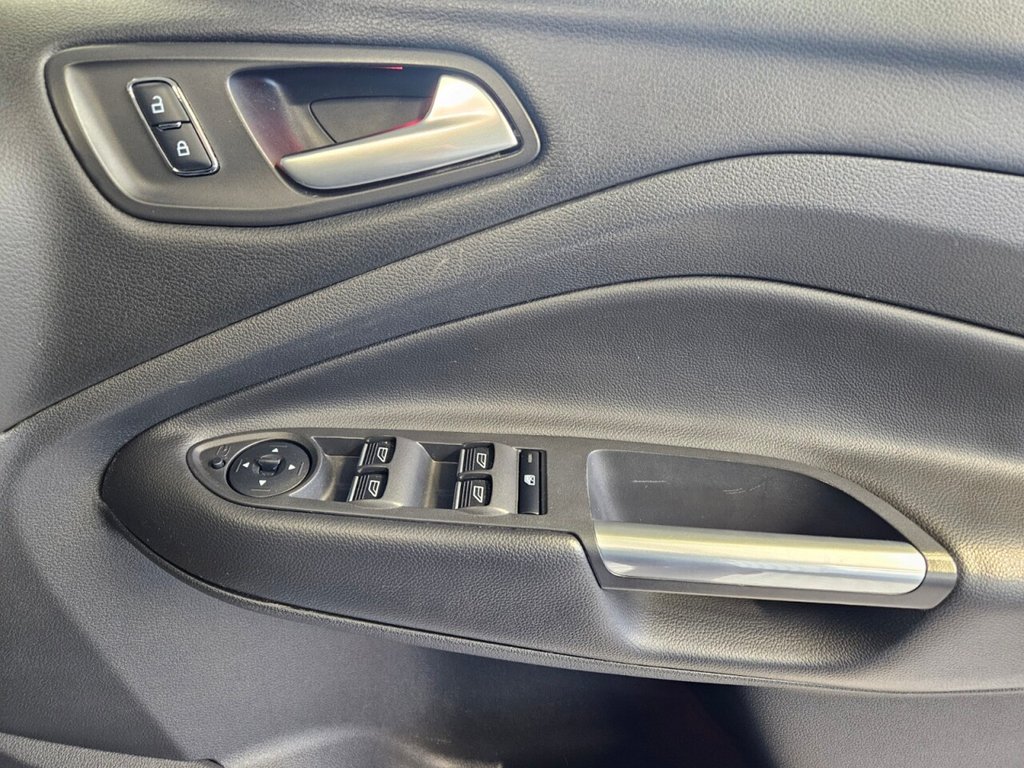 Used Ford Kuga 2015 for sale - 76642417: Photo 26