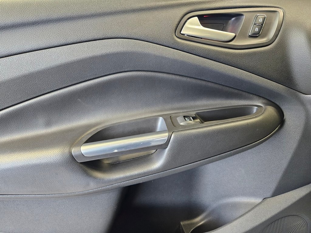 Used Ford Kuga 2015 for sale - 76642417: Photo 36