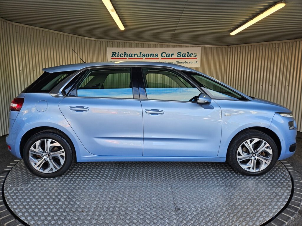 Used Citroen C4 Picasso 2016 for sale - 76345824: Photo 2