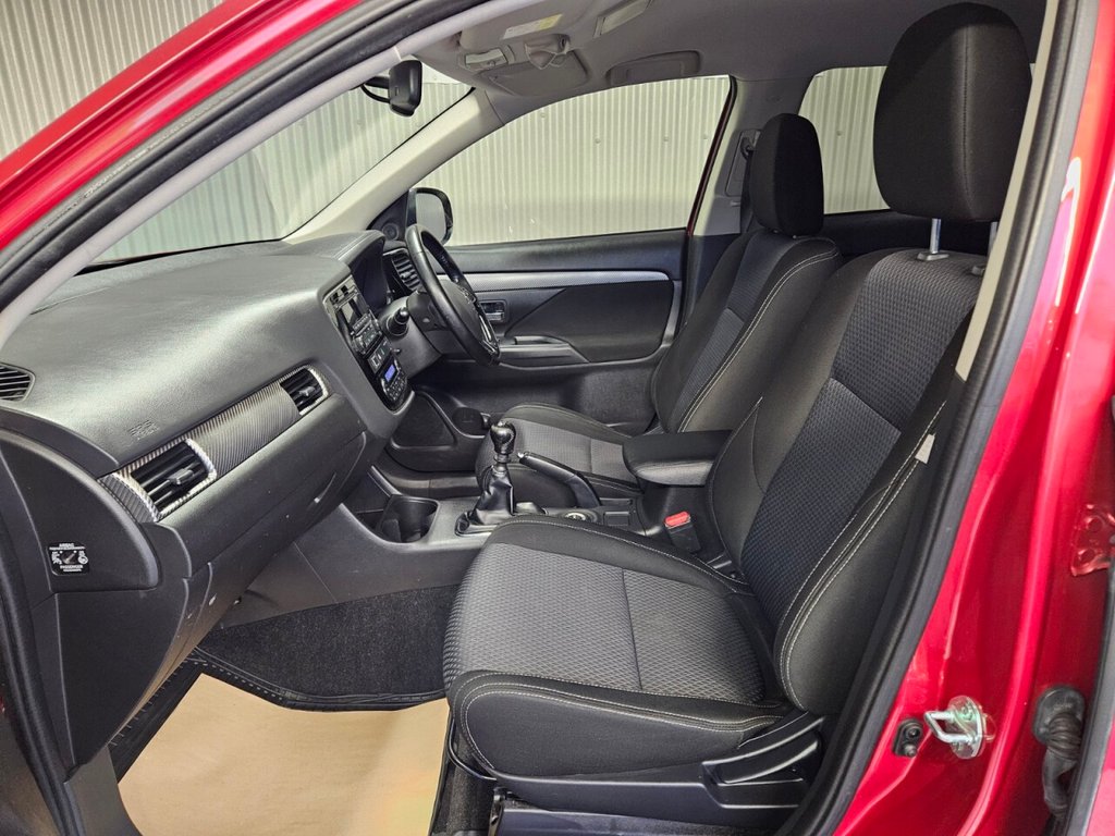 Used Mitsubishi Outlander 2015 for sale - 77384293: Photo 35