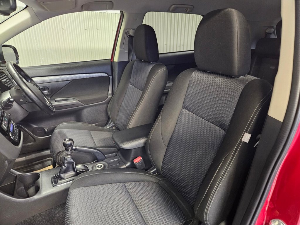 Used Mitsubishi Outlander 2015 for sale - 77384293: Photo 36