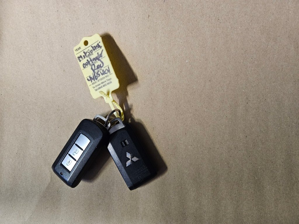 Used Mitsubishi Outlander 2015 for sale - 77384293: Photo 38