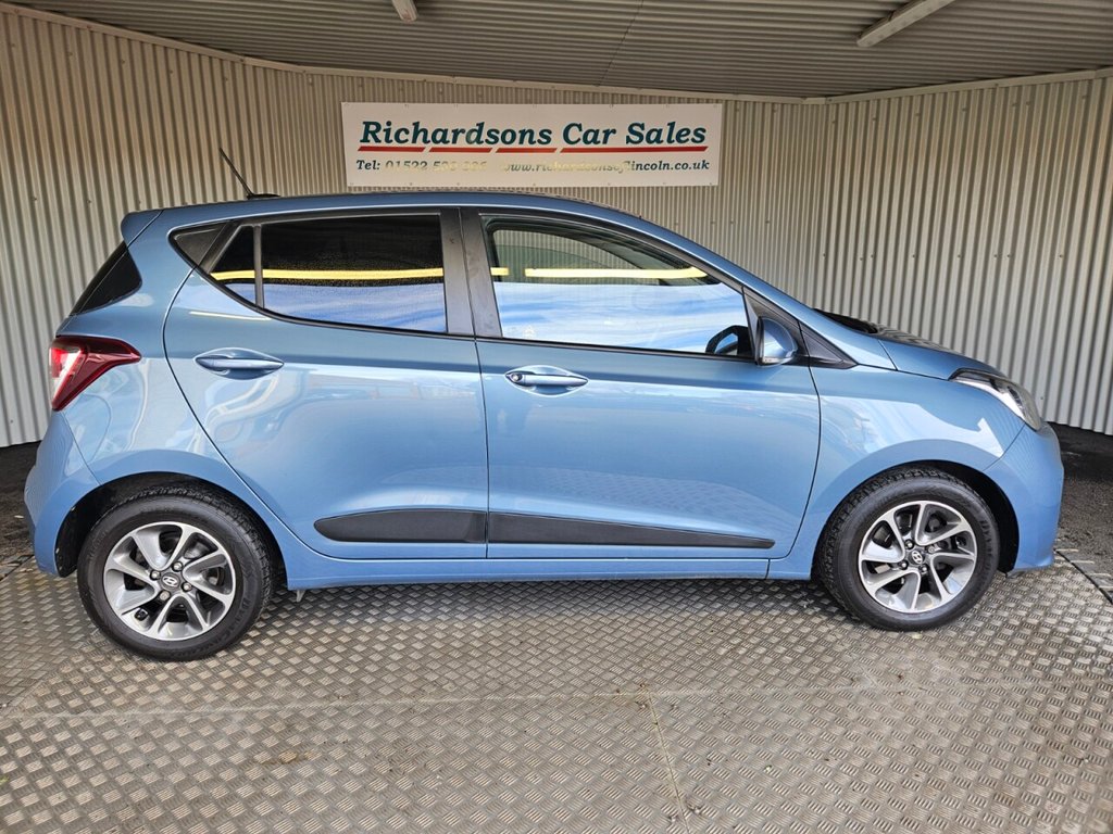 Used Hyundai i10 2017 for sale - 77879433: Photo 2