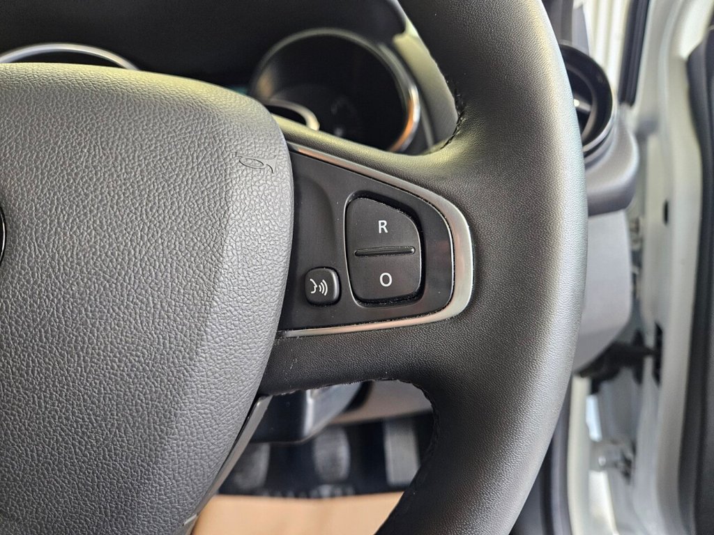 Used Renault Clio 2018 for sale - 77355675: Photo 14