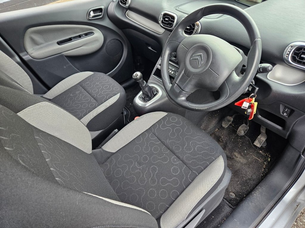 Used Citroen C3 Picasso 2010 for sale - 76429880: Photo 2