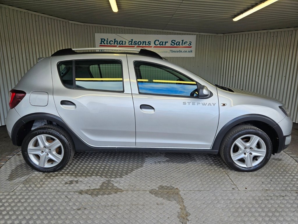 Used Dacia Sandero Stepway 2015 for sale - 78069260: Photo 2