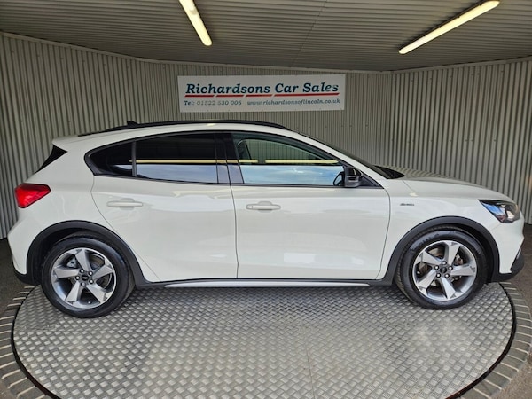 Used Ford Focus 2019 for sale - 75086661: Photo 2