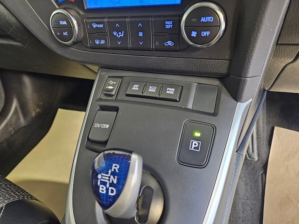 Used Toyota Auris 2014 for sale - 76304254: Photo 19