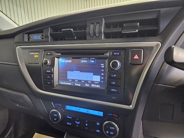 Used Toyota Auris 2014 for sale - 76304254: Photo 22