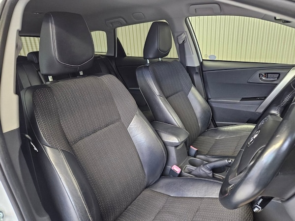Used Toyota Auris 2014 for sale - 76304254: Photo 28