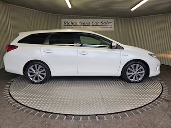 Used Toyota Auris 2014 for sale - 76304254: Photo