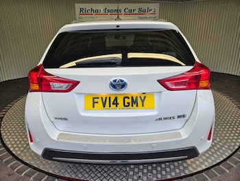 Used Toyota Auris 2014 for sale - 76304254: Photo
