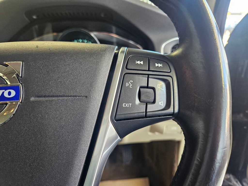 Used Volvo V60 2013 for sale - 76080934: Photo 16