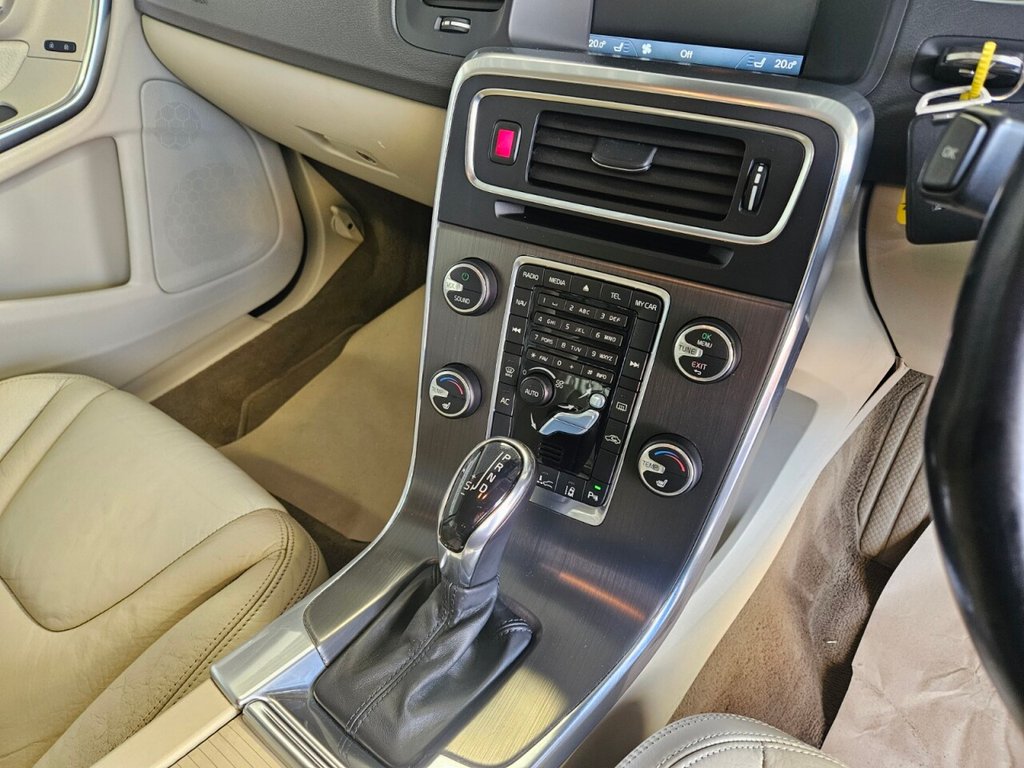 Used Volvo V60 2013 for sale - 76080934: Photo 19