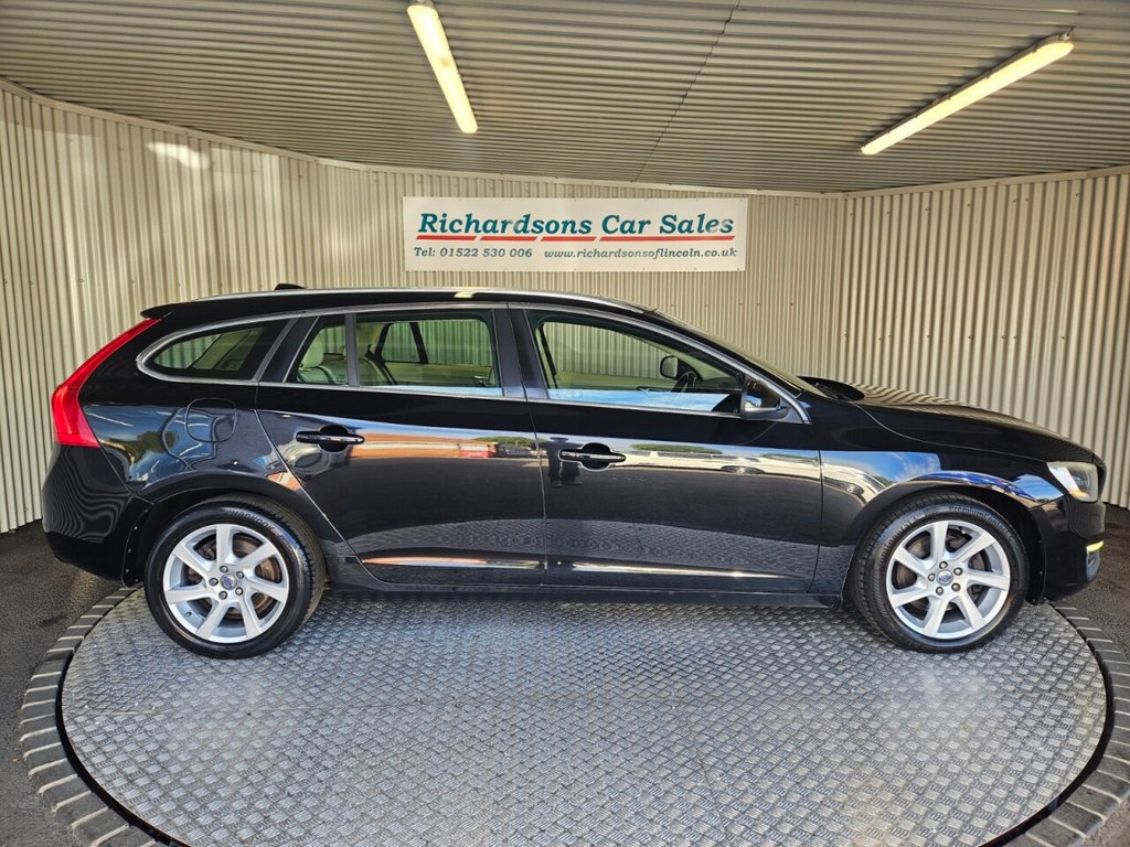 Used Volvo V60 2013 for sale - 76080934: Photo 2