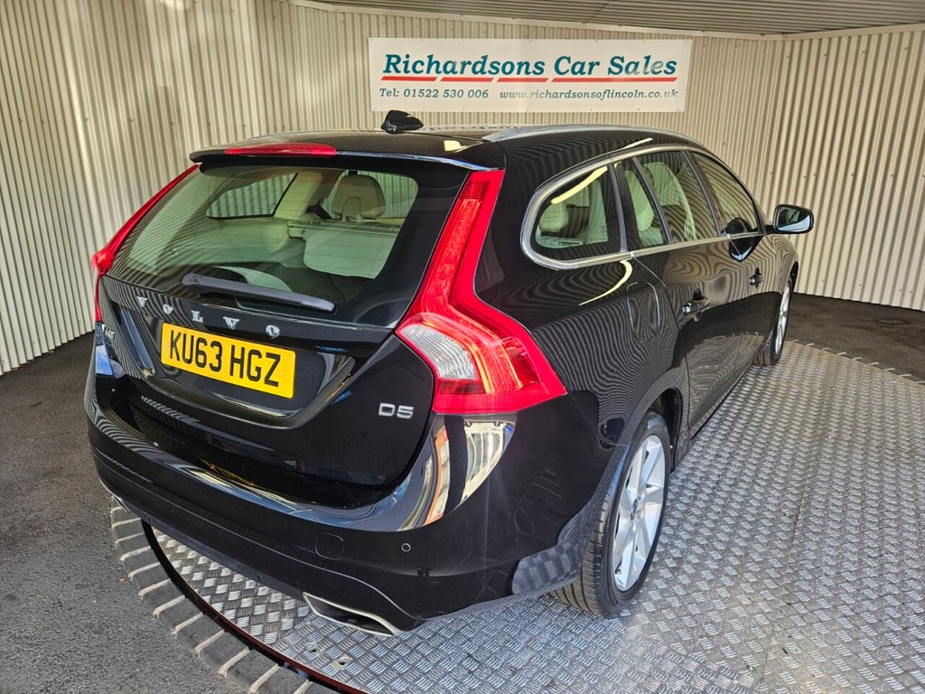 Used Volvo V60 2013 for sale - 76080934: Photo 3