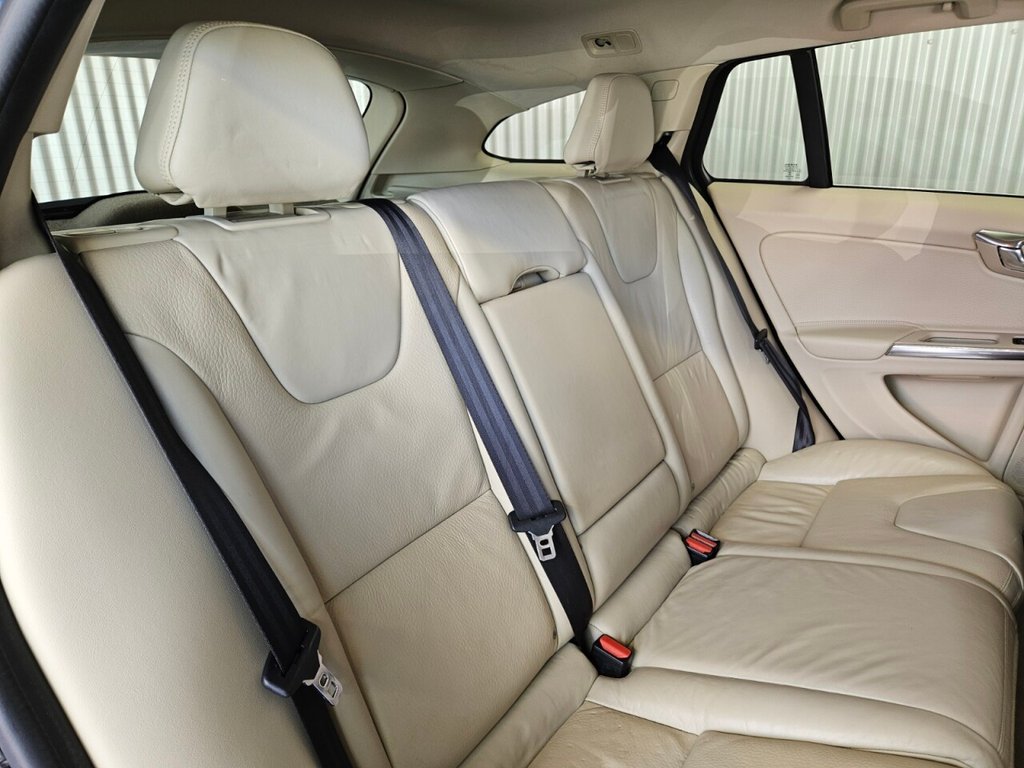 Used Volvo V60 2013 for sale - 76080934: Photo 31