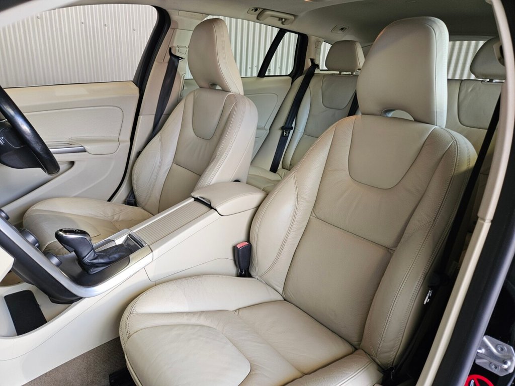 Used Volvo V60 2013 for sale - 76080934: Photo 35