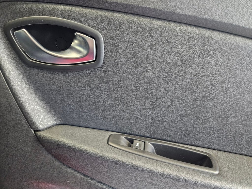 Used Renault Captur 2018 for sale - 76841261: Photo 25