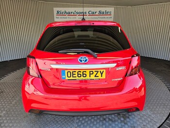 Used Toyota Yaris 2017 for sale - 78955392: Photo