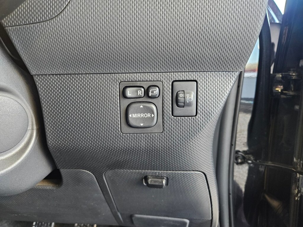 Used Toyota Urbancruiser 2009 for sale - 76768400: Photo 11