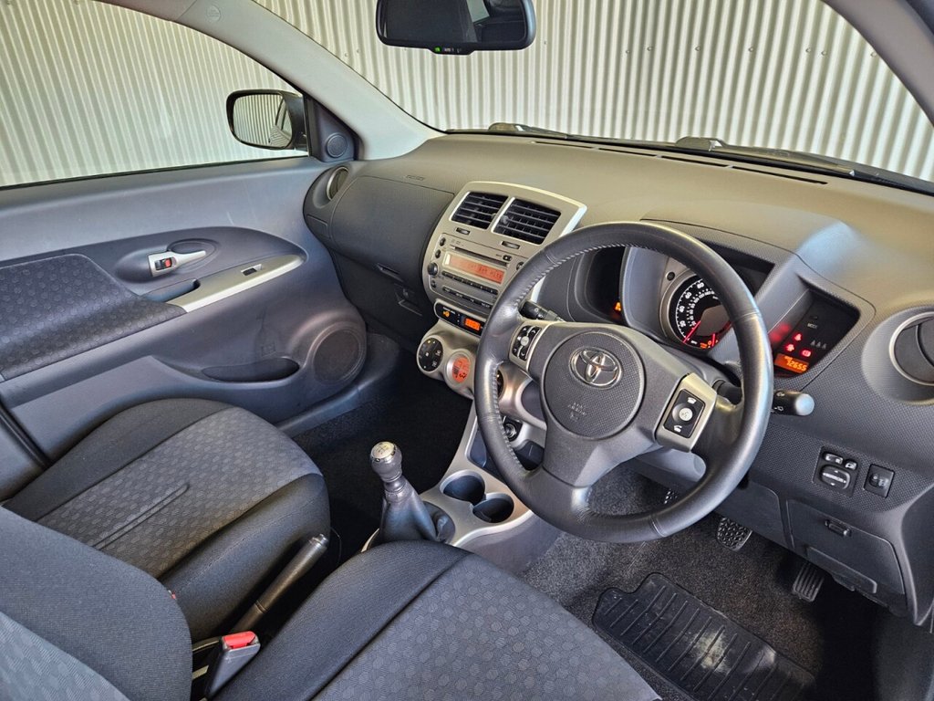 Used Toyota Urbancruiser 2009 for sale - 76768400: Photo 17