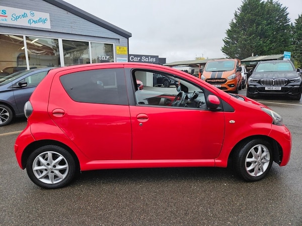 Used Toyota AYGO 2014 for sale - 76256290: Photo 2