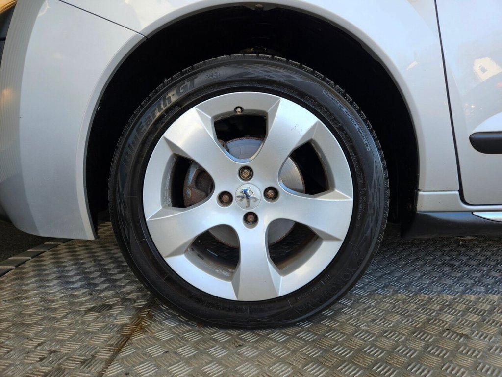 Used Peugeot 3008 2011 for sale - 77356594: Photo 14