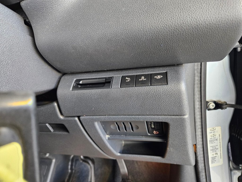 Used Peugeot 3008 2011 for sale - 77356594: Photo 16