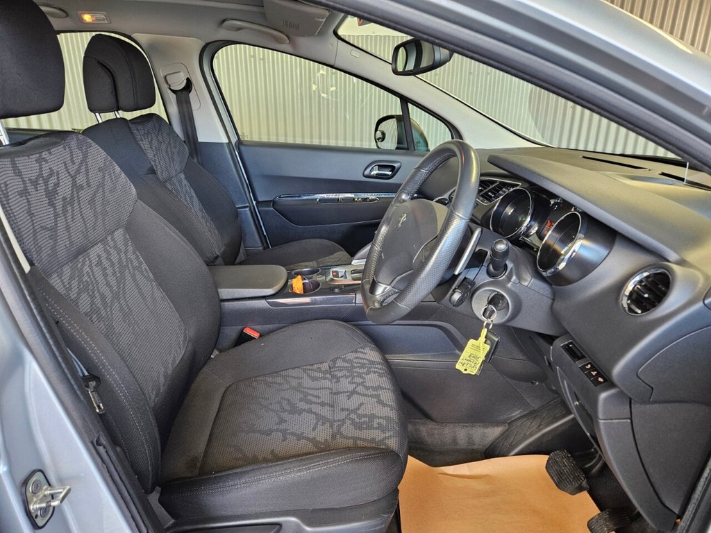Used Peugeot 3008 2011 for sale - 77356594: Photo 20