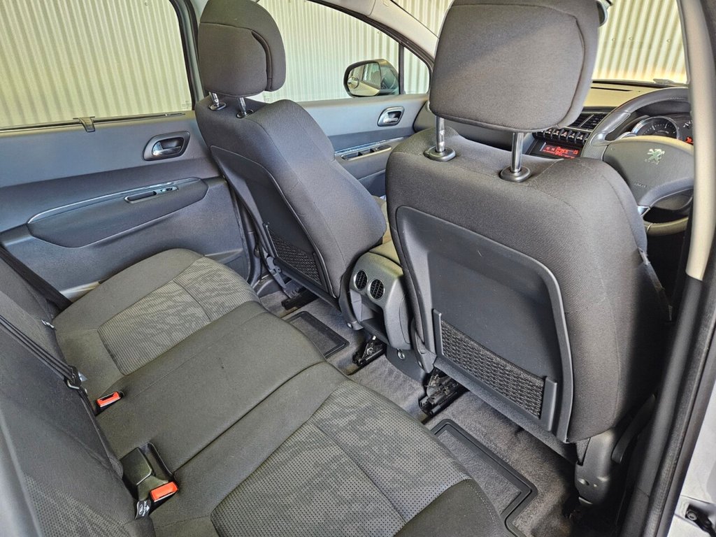 Used Peugeot 3008 2011 for sale - 77356594: Photo 24