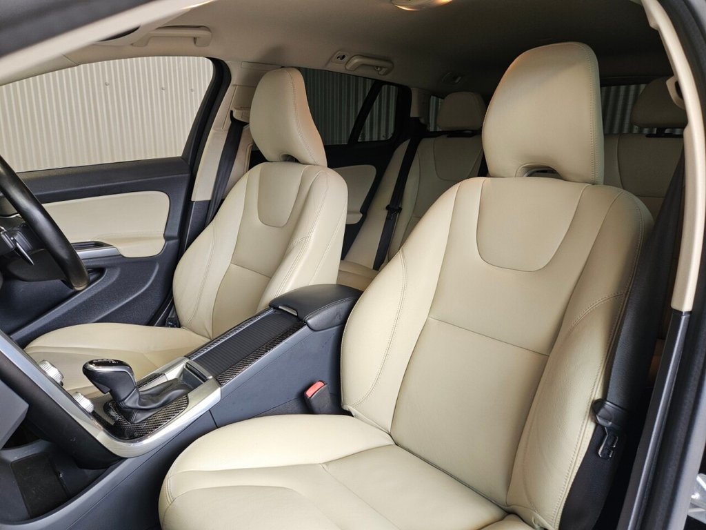 Used Volvo V60 2016 for sale - 76057035: Photo 36