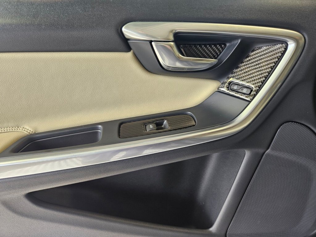 Used Volvo V60 2016 for sale - 76057035: Photo 37