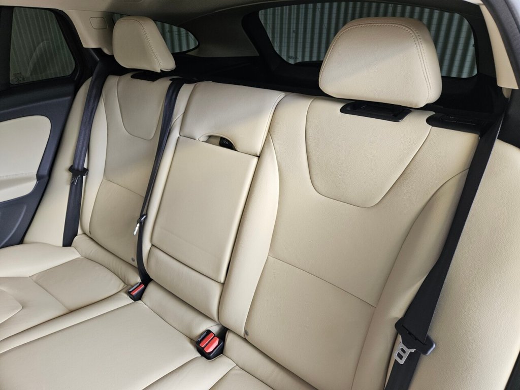 Used Volvo V60 2016 for sale - 76057035: Photo 40