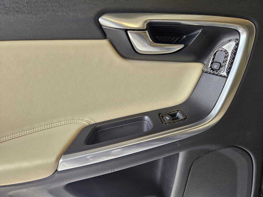 Used Volvo V60 2016 for sale - 76057035: Photo 44