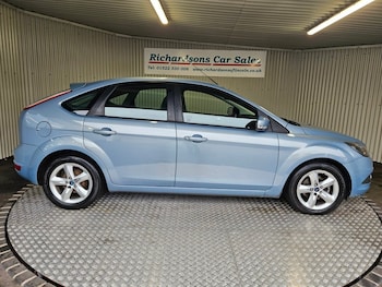 Used Ford Focus 2009 for sale - 76256250: Photo 2