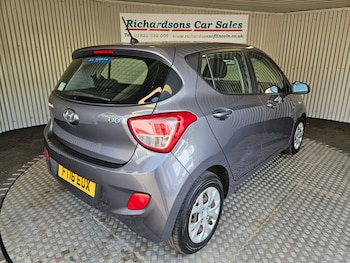 Used Hyundai i10 2016 for sale - 79518472: Photo