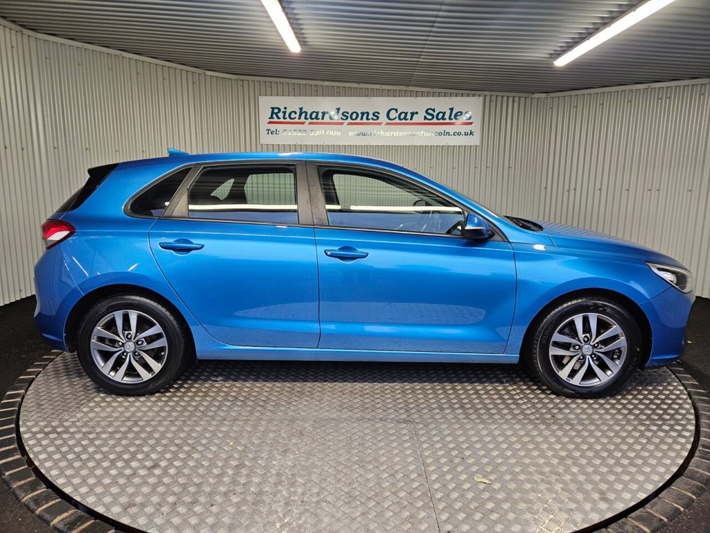 Used Hyundai i30 2017 for sale - 76883580: Photo 2