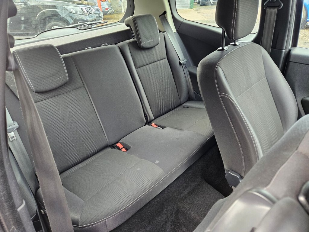 Used Renault Clio 2011 for sale - 76841516: Photo 11